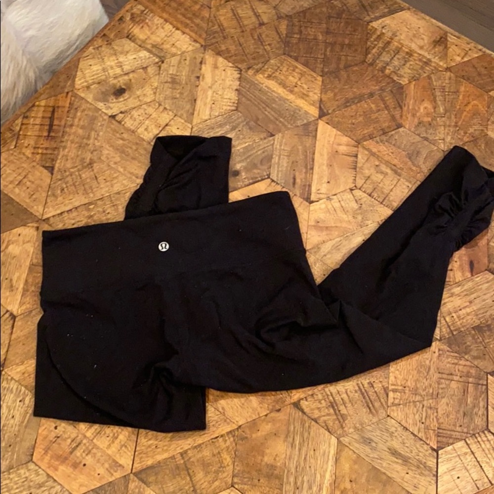 Lululemon black Capri
